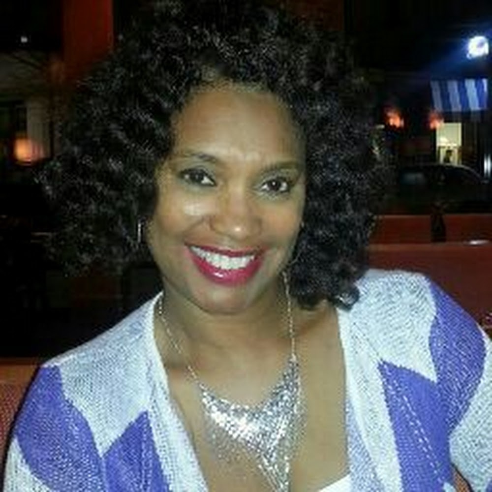 Meet your Posher, Monique